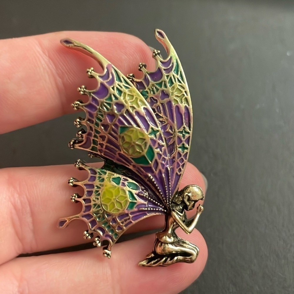 Fairy 🧚🏻 brooch Macys - Picture 2 of 2